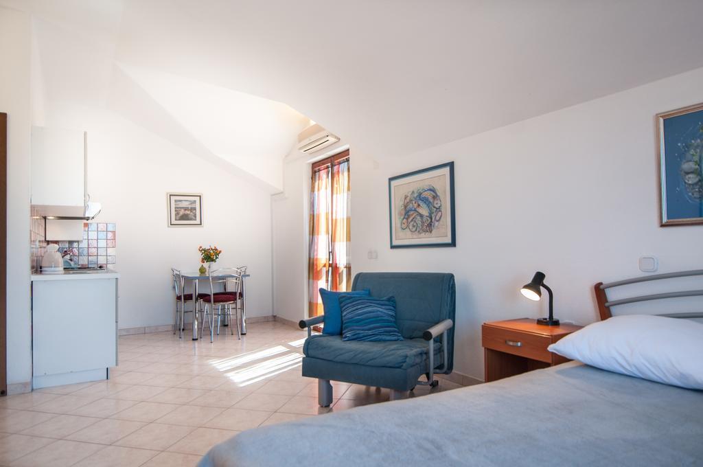 Apartments Raic Супетар Екстериор снимка